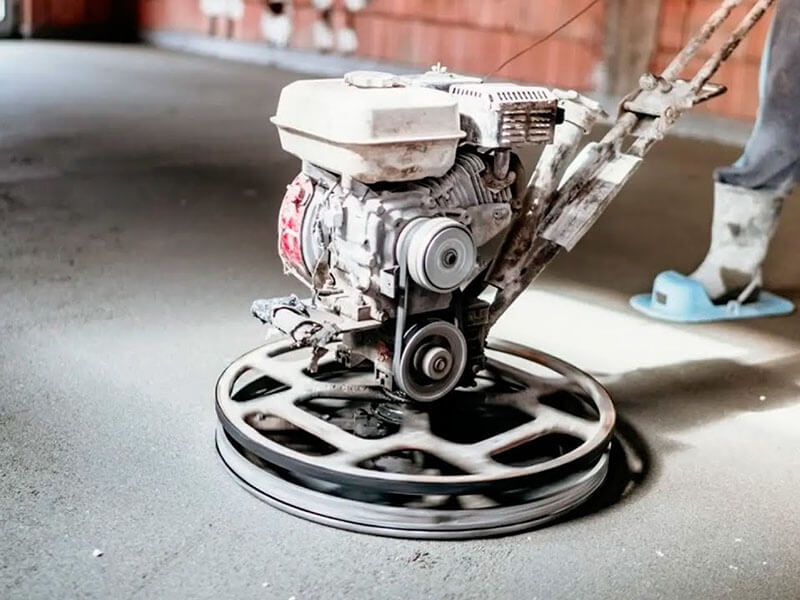 Машинное выравнивание стен и полусухая стяжка пола